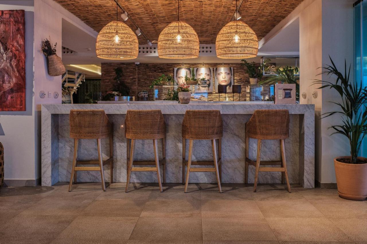 Me Ibiza - The Leading Hotels Of The World Santa Eularia des Riu Bagian luar foto
